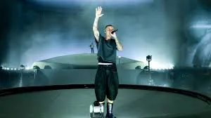 Justin Bieber leva Billie Eilish ao delírio no Coachella e vira assunto entre brasileiros no festival