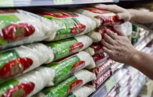 Arroz com validade vencida em cestas de Dia das Mães gera reação em Tocantinópolis