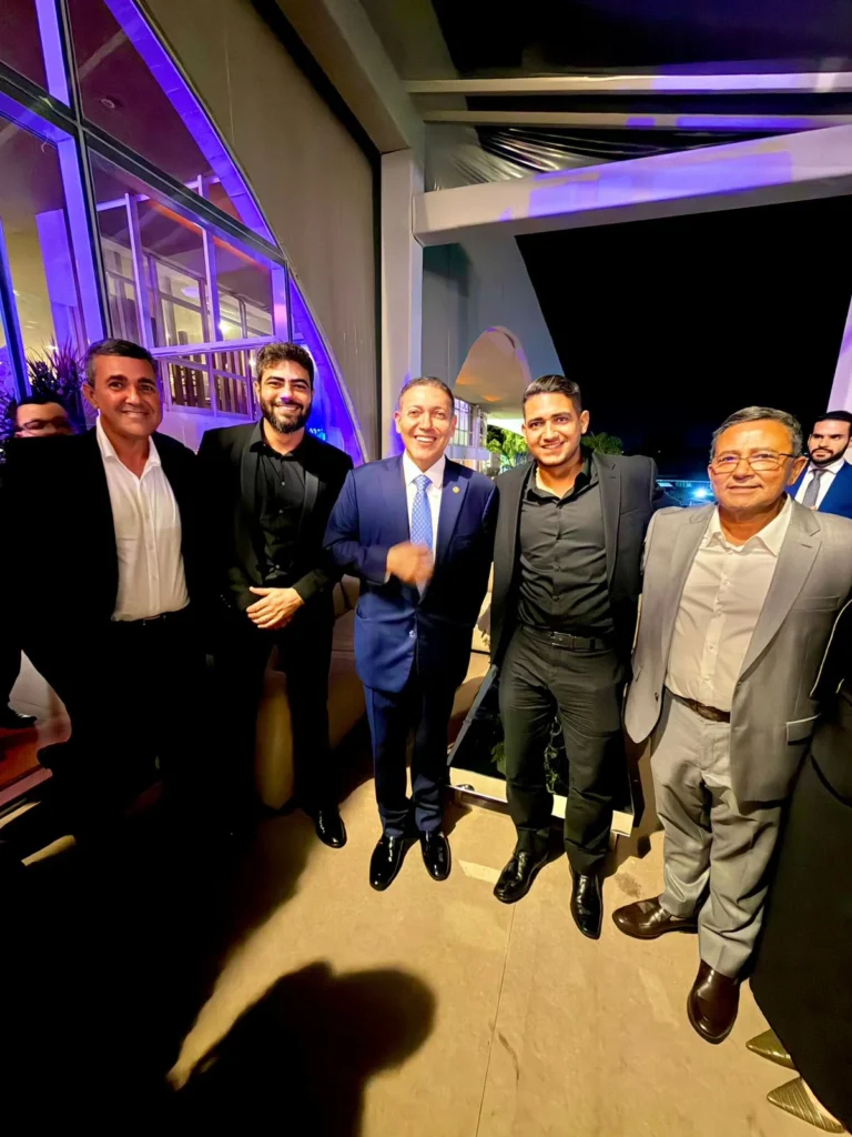 Coronel Barbosa participa de cerimônia de posse de Nunes Marques no TSE e confraterniza com Flávio Bolsonaro ao lado de Henrique e Juliano