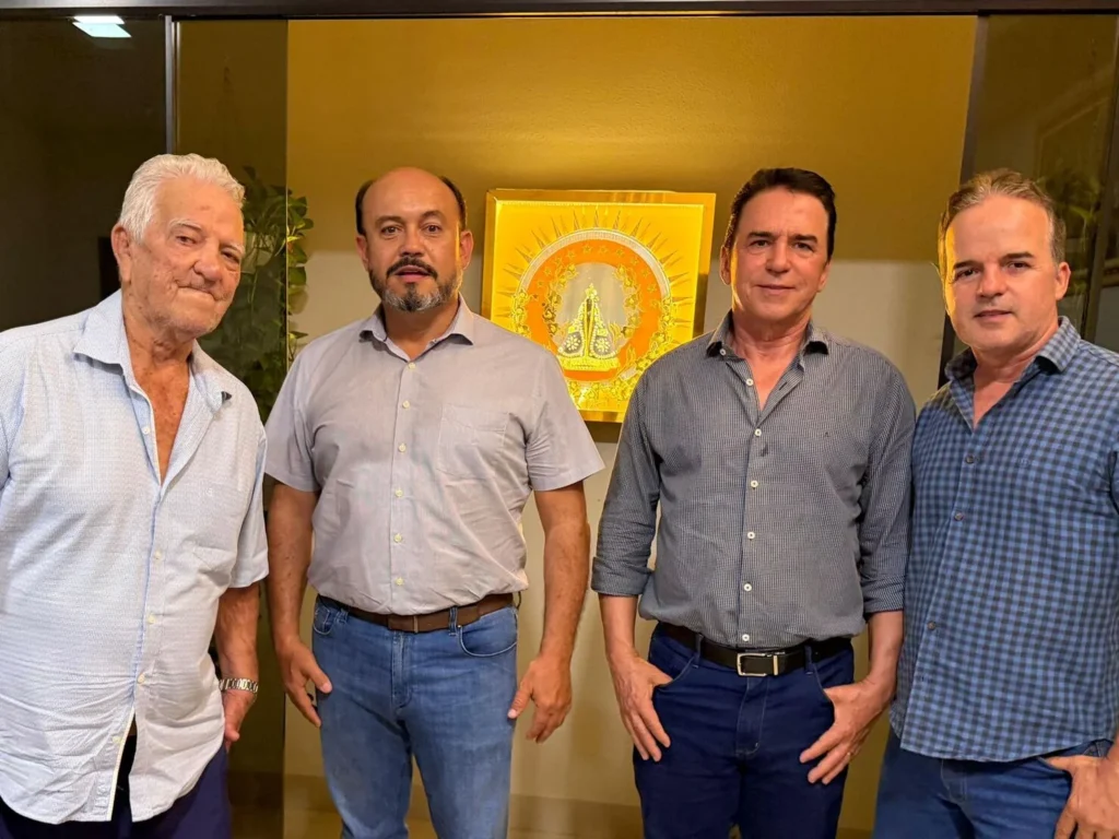 Sandoval Cardoso se reúne com família do Supermercado São Judas Tadeu e destaca importância do empreendedorismo para o desenvolvimento de Colinas