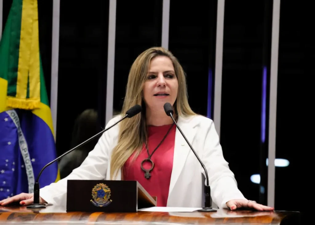 PL de Luizianne Lins propõe aumento de pena para tentativa de feminicídio com mutilação e amputação