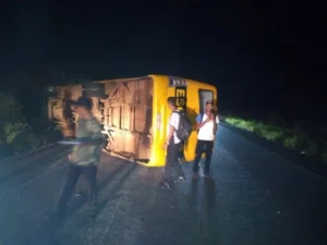 Estudantes recebem alta após acidente com ônibus escolar em Paranã, mas cidade ainda tenta superar morte de adolescente