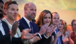 Emma Watson reaparece ao lado de príncipe William e volta a mobilizar fãs