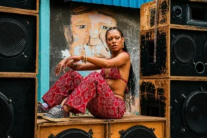 Mya Akoma apresenta lançamento que une música, cultura e positividade
