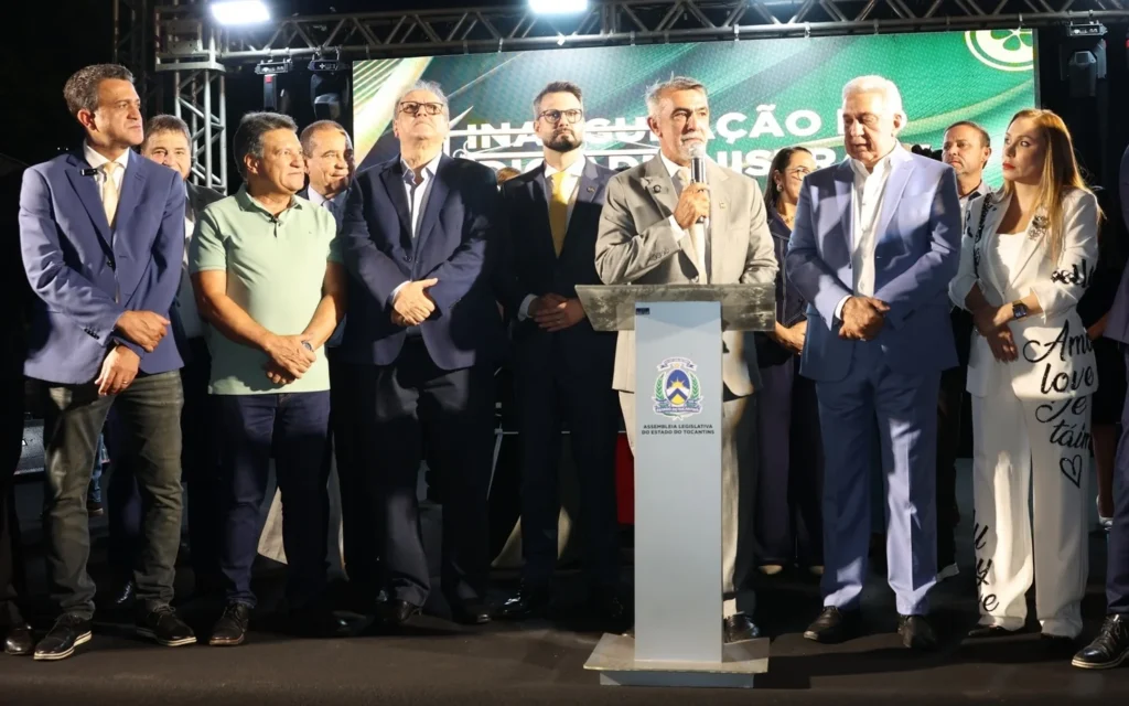 Amélio inaugura novo prédio da Aleto em meio a disputa judicial com deputados da base; Cláudia Lelis, Vanda e Leo Barbosa não aparecem na solenidade