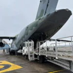 KC-390 da FAB decola de Guarulhos com médicos, cães farejadores e 12 toneladas de ajuda humanitária para a Venezuela