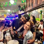 Stephanie Serrat e Fabiana Karla se reencontram em noite de samba no Rio
