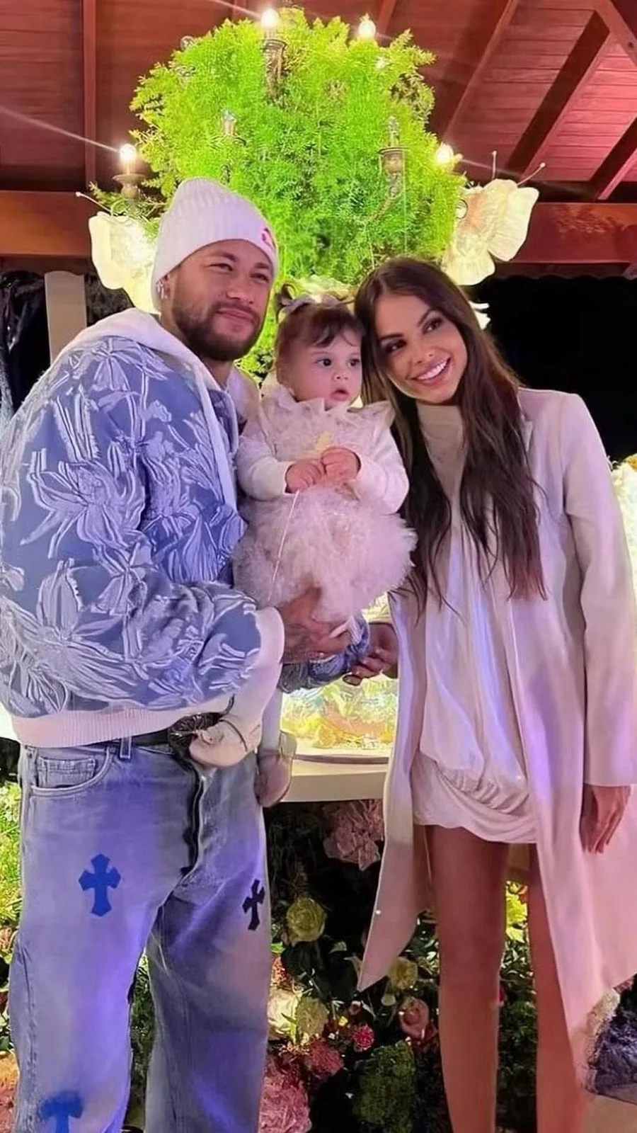 F6 da Fama com Leão Lobo: Mãe de filha de Neymar quebra o silêncio, emissora prepara show especial para novela e será essa a última copa de narrador? Veja mais... 3 amanda