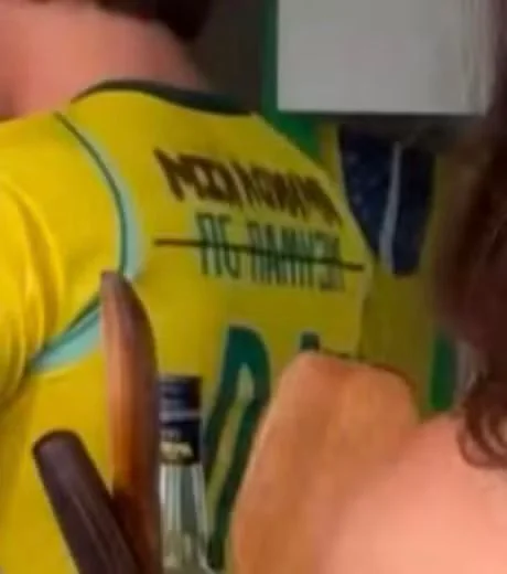 F6 da Fama com Leão Lobo: Mãe de filha de Neymar quebra o silêncio, emissora prepara show especial para novela e será essa a última copa de narrador? Veja mais... 2 amandami