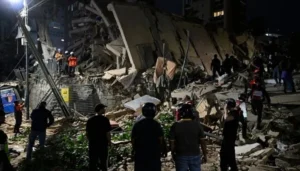 Terremoto de grande magnitude atinge norte da Venezuela, derruba prédios e deixa ao menos 32 mortos