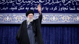 Irã marca funeral de Khamenei para julho e expõe novo momento político