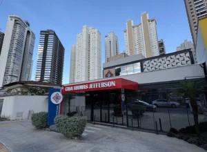 Escola de inglês apresenta palestra sobre o ingresso em universidades americanas