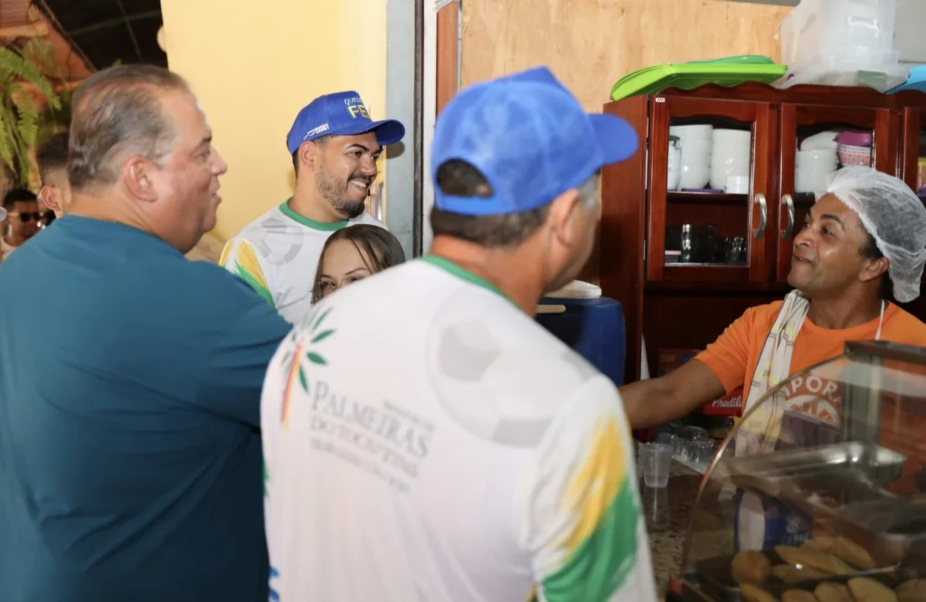 Eduardo Gomes visita a Praia do Pedral, em Palmeiras do Tocantins