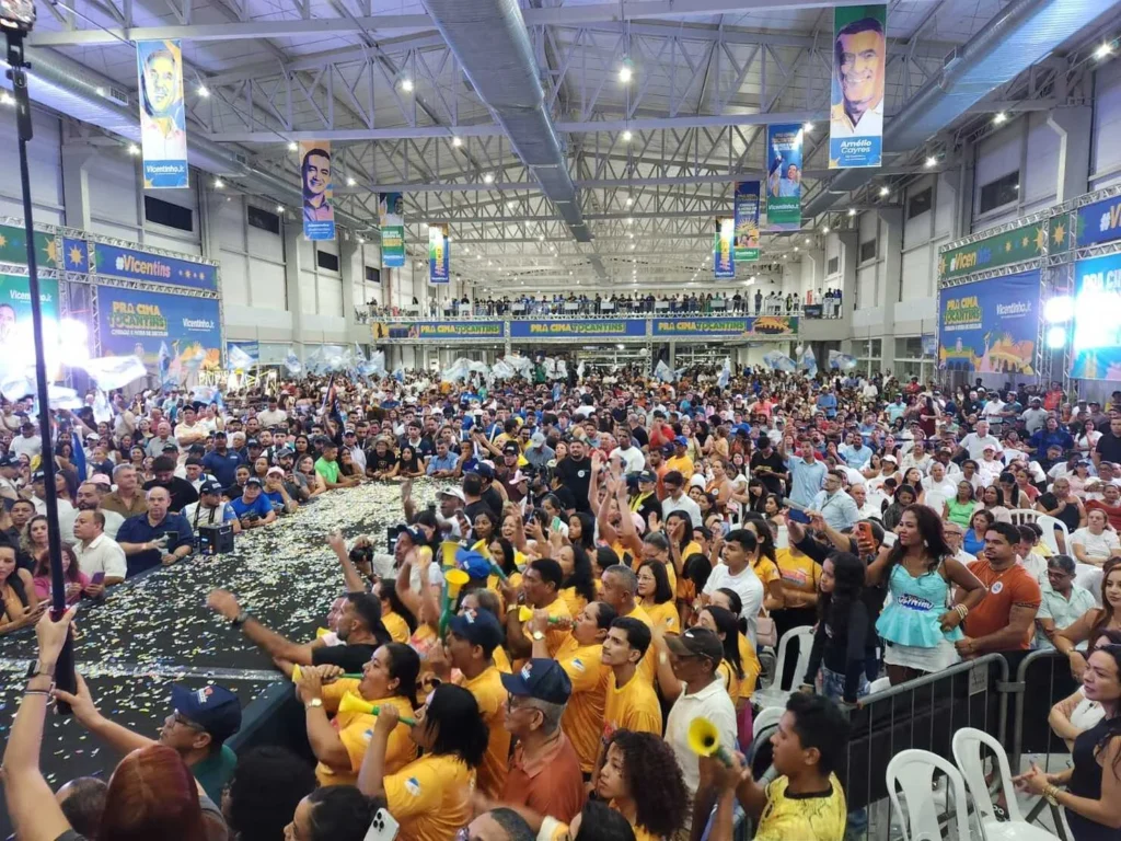 Centro de Convenções recebe grande público em ato com Vicentinho, Amélio e Alexandre Guimarães
