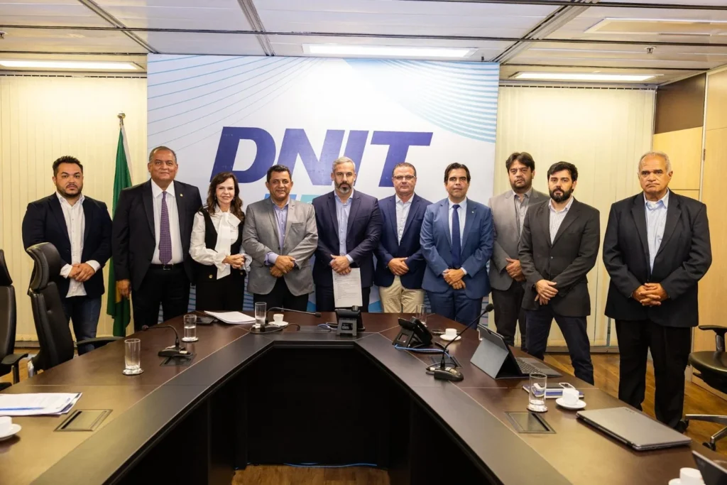Dorinha articula solução para pontes, rodovias e turismo em série de reuniões em Brasília
