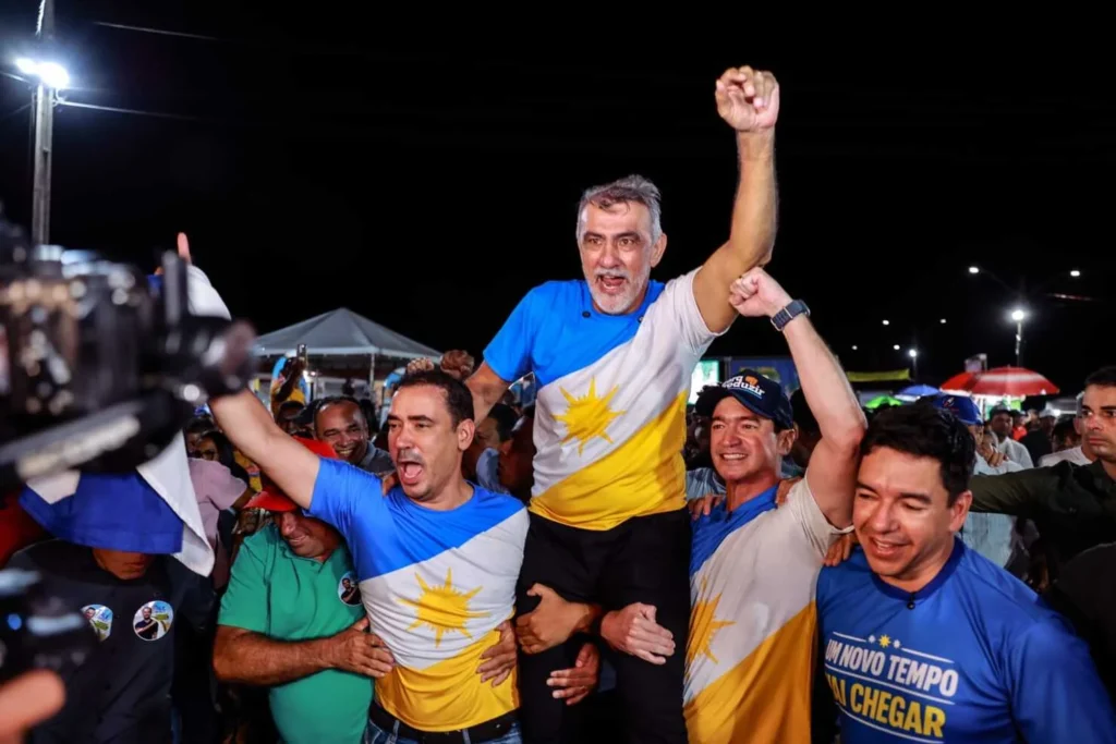 “Não vamos atacar Dorinha”: Vicentinho mira segundo turno em noite de grande mobilização em Augustinópolis