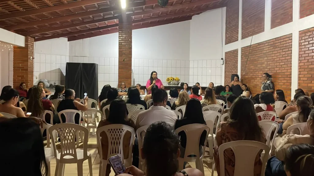 COLINAS ENTRA NO JOGO: Marcela Cardoso reúne lideranças, resgata legado de Sandoval e fortalece Dorinha ao Governo