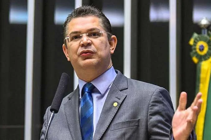 Sóstenes Cavalcante entra em campo por Eduardo Gomes e reforça projeto de reeleição ao Senado