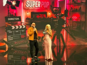Cariúcha coloca Ícaro Moraes contra a parede, pede convite para casa de swing e deixa o SuperPop em clima de provocação durante gravação; veja o vídeo