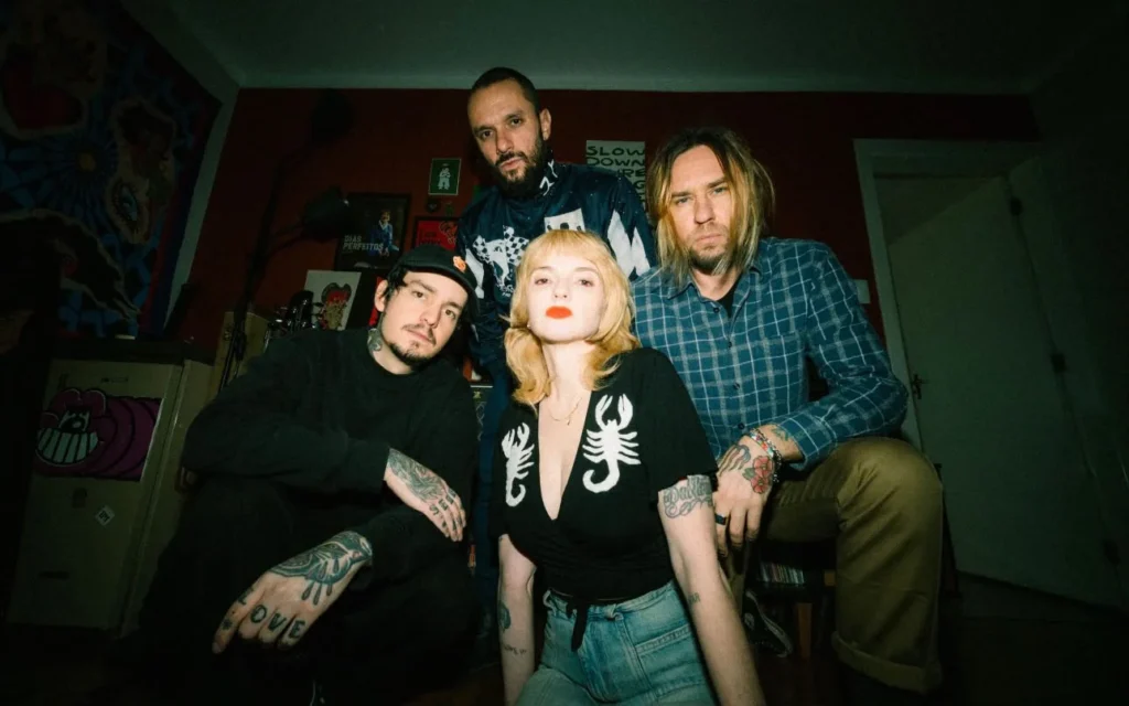 Com integrante do NX Zero, Deb and The Mentals apresenta EP antes de abrir shows do Foo Fighters 1 IMG 20260818 WA0183