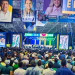 Com público estimado em 25 mil, Dorinha oficializa chapa com Atos e reúne cinco candidatos ao Senado