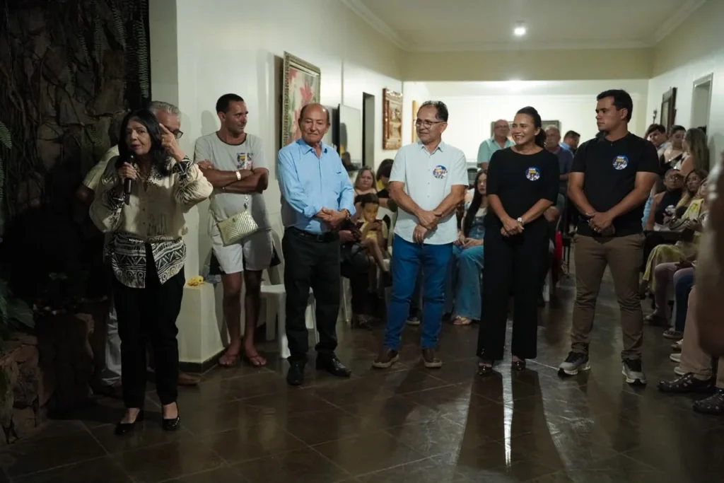 Passagem de bastão em Araguaína: Lázaro Botelho deixa disputa e, com Valderez, declara apoio a Lucas Campelo