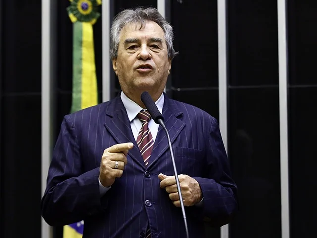 Família em primeiro lugar: Célio Moura deixa disputa eleitoral para acompanhar tratamento da esposa; PT manifesta apoio