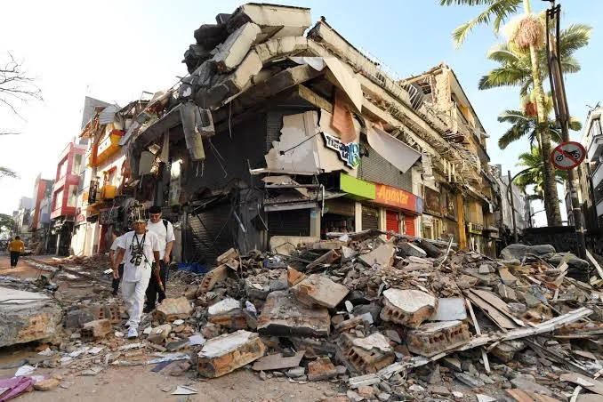 Colômbia sob escombros: balanços passam de 200 mortos, milhares seguem desaparecidos e presidentes mobilizam ajuda