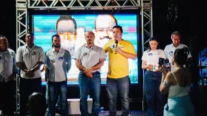 Sandoval diz que vai percorrer o Tocantins ouvindo a população; encontro com Gutierres reúne centenas em Gurupi