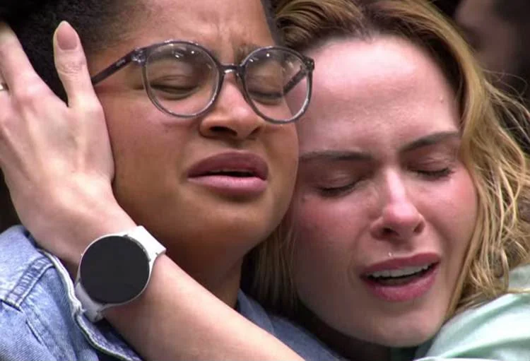 F6 da Fama com Leão Lobo: Casal famoso faz arraiá atrasado, amizade chega ao fim, cantora vai à polícia após show e mais... 4 milenabbb