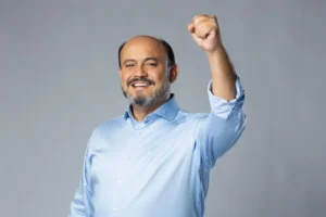 TRE-TO defere candidatura de Sandoval Cardoso a deputado federal; relatora confirma registro e ex-governador diz: “A verdade prevaleceu”