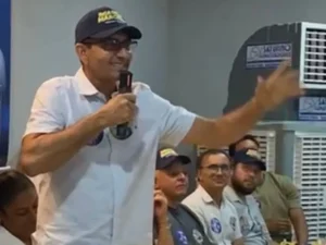 “Vou caminhar com Vicentinho e Amélio”: prefeito de Bandeirantes muda de lado e leva grupo de oito vereadores