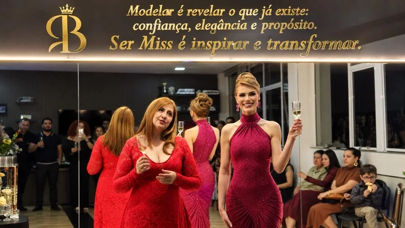 Miss Grand Brasil 2026, Paula Assunção, inaugura escola de modelos e misses em Foz do Iguaçu 2 331a88a6 83b4 43a5 bb82