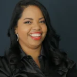 Naty Santana fortalece vínculo com moradores durante inauguração de comitê