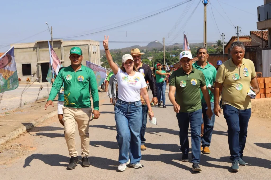 “Tenho história, trabalho e compromisso com Taguatinga”, afirma Claudia Lelis durante grande reunião