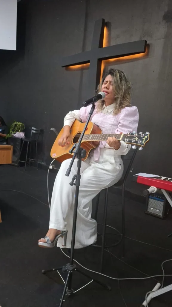 Exclusivo: Lorenna Alves revela trajetória desde os 5 anos, projeto social e novos passos da carreira gospel no Hora da Fama