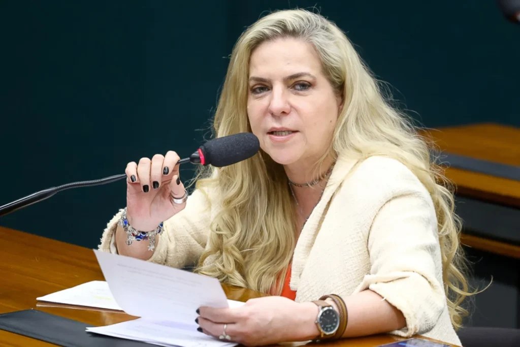 Cuidado, sustentabilidade e justiça climática integram propostas de Luizianne Lins para o Senado