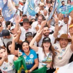 Marcos Júnior e Janad reúnem multidão em caminhada na Avenida Tocantins