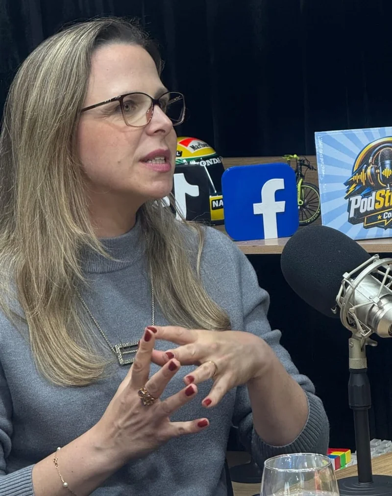 Dra. Ariane Bonucci fala sobre audição, equilíbrio e prevenção de perdas auditivas no Podsticando