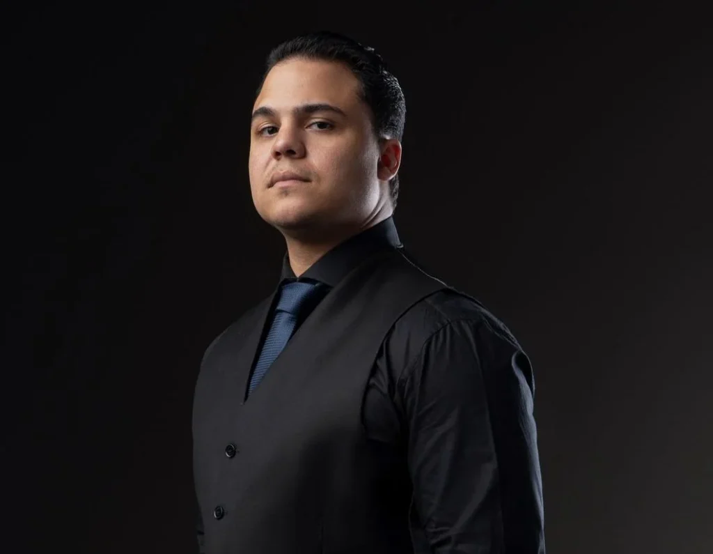 E se a voz acabar no meio do show? Maestro revela riscos enfrentados por cantores