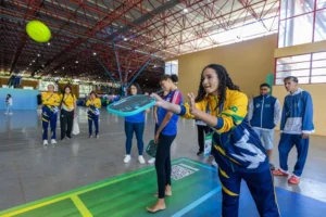 Mormaii promove experiência de pickleball e ativações com atletas e visitantes nos Jogos da Juventude CAIXA 2026