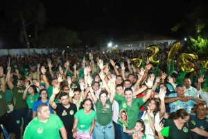 Ao lado de milhares de apoiadores, Claudia Lelis encerra campanha em Palmas e destaca caminhada pelo Tocantins e mobilização em Colinas