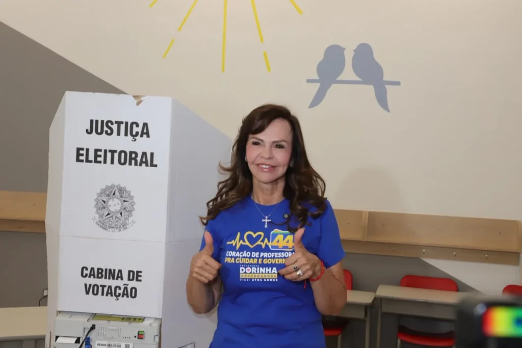 “Eu não quero ser a única, eu quero ser a primeira”, diz Dorinha ao chegar para votar; Veja o vídeo
