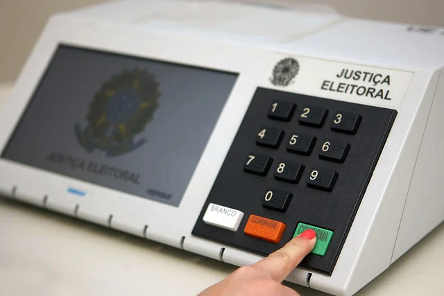 Editorial: a urna responde ao que candidatos dizem — e ao que deixam de ouvir