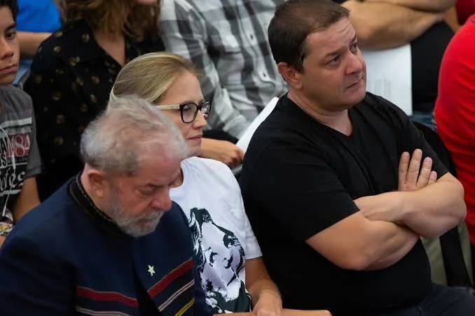 Convite a Lulinha para conselho ambiental coloca relações com empresário da Unigel em discussão