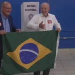 Lula vota no ABC e declara: “Se eu for eleito, devo ao povo brasileiro”