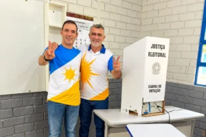 Vicentinho acompanha Amélio no Bico; vice afirma que é hora de respeitar a decisão do povo