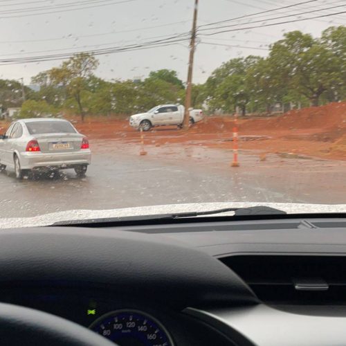 Com mais de 120 dias sem cair uma gota de água do céu, chuva dar o ar da graça em Palmas