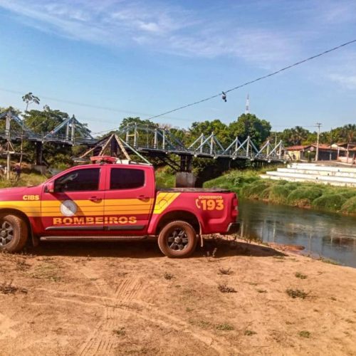 Bombeiros militares resgatam corpo de adolescente afogado em Ponte Alta; Corpo foi encontrado ás 11 h