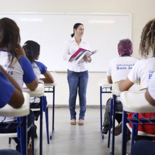 Prefeitura de Araguaína sanciona lei que determina que as aulas da Educação Básica voltem a ser presenciais, mesmo durante a pandemia